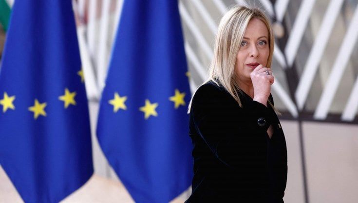 Meloni arriva al Consiglio Ue: "Sui migranti mi aspetto passi avanti". In serata possibile incontro con Macron