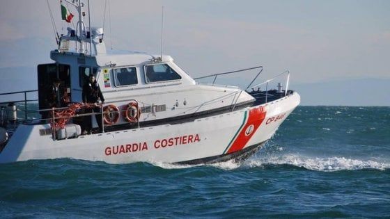 Ischia, Guardia Costiera libera 250 metri di spiaggia libera 
