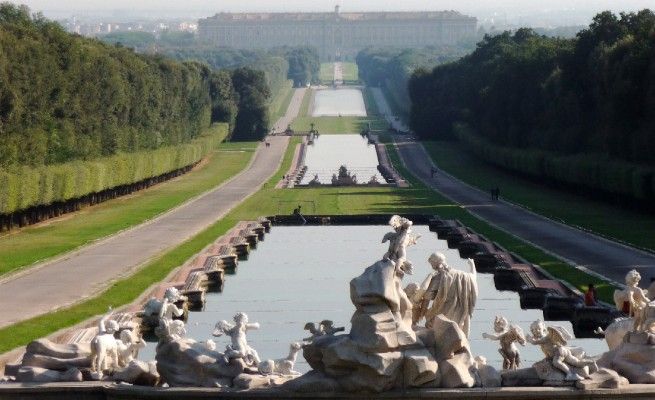 Reggia di Caserta, dopo i crolli <br />riapre il parco e il presepe-capolavoro