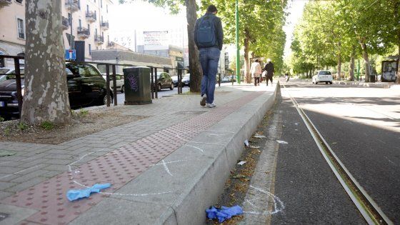 Milano, motociclista investe ragazza e muore nello scontro: lei è grave al San Raffaele