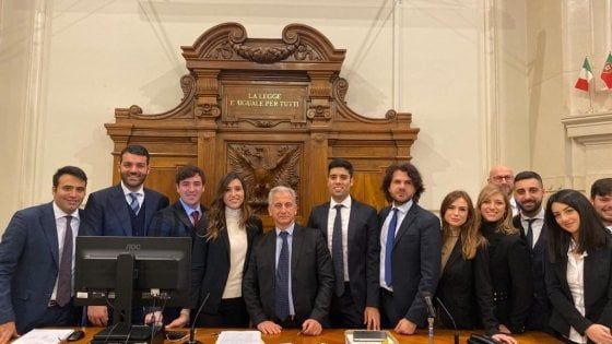 Un piano per l'occupazione dei giovani, da Salerno arriva la proposta di legge 