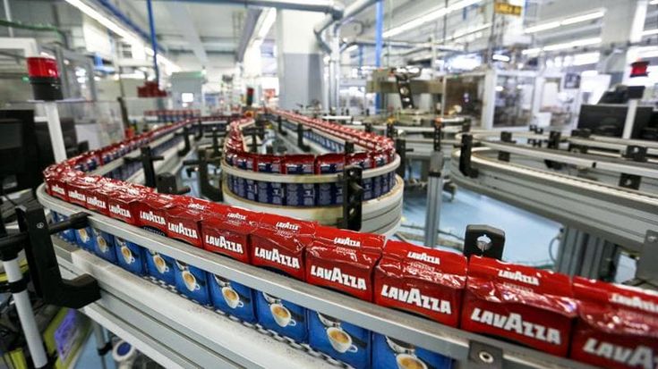 Più venerdì brevi, smartworking e premio da 4.100 euro: firmato il nuovo integrativo Lavazza