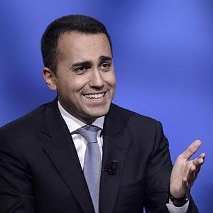 Migranti, Di Maio: "Ipocrita chi difende le ong". Replica Saviano: "Cerca voti di chi li vuole morti"