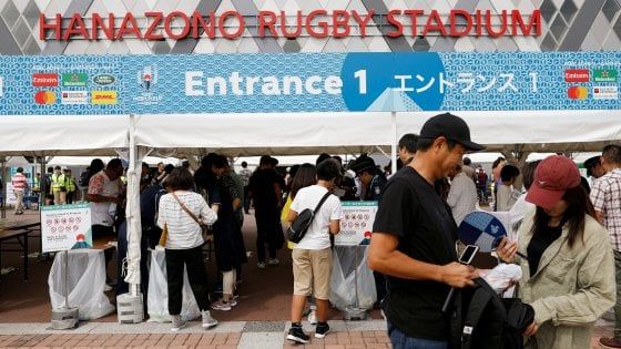 Rugby, il Mondiale degli inchini e dei treni