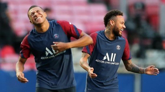 Champions, il giocoliere contro il cecchino: Psg-Bayern finale da 400 milioni di spettatori (in tv)