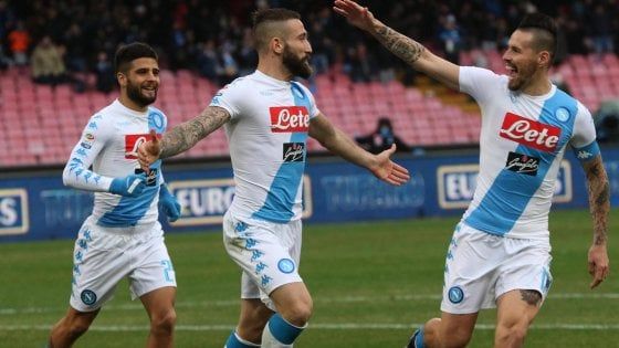 Le pagelle di Napoli-Pescara: Tonelli bomber, Gilardino stecca la prima