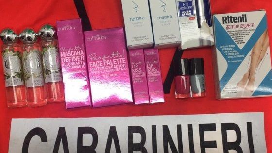 Serravalle, pensionata ottantenne ruba creme e cosmetici per 150 euro in farmacia: denunciata