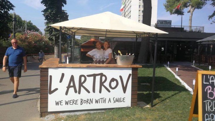 False recensioni su un ristorante, cliente condannato a due mesi per diffamazione