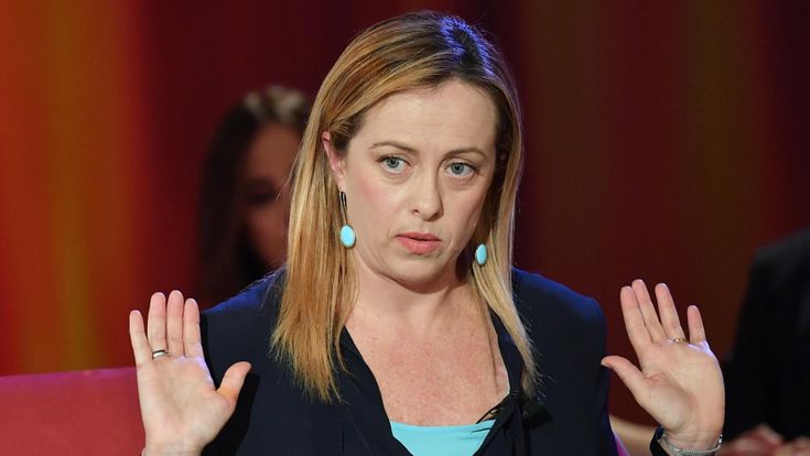 Dai social alla Chiesa. I Fratelli di Giorgia dettano la linea a destra