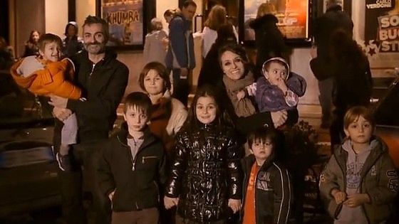Le famiglie extralarge in udienza dal Papa: "Oggi i figli generano povert&agrave;"