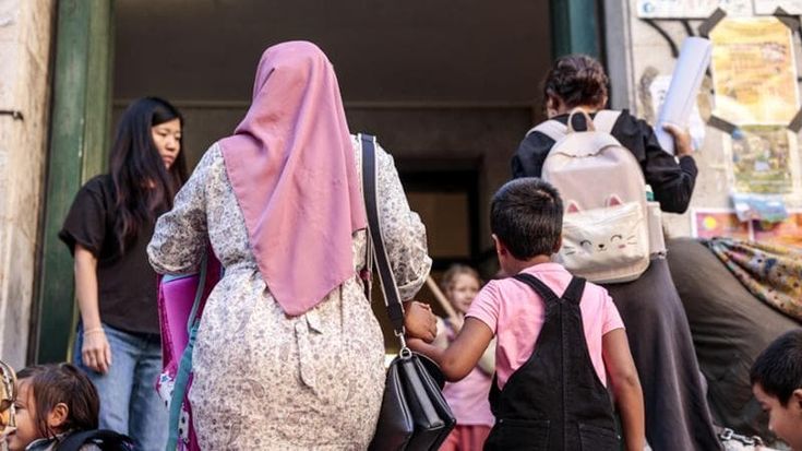 Stranieri in classe e stop burqa, oggi il testo arriva in cdm. Valditara: “Possibili deroghe”