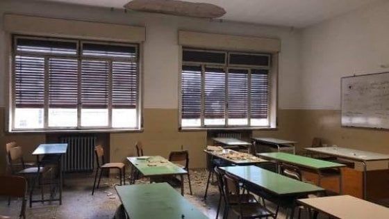 Cade intonaco in una scuola a Siracusa: due studentesse ferite