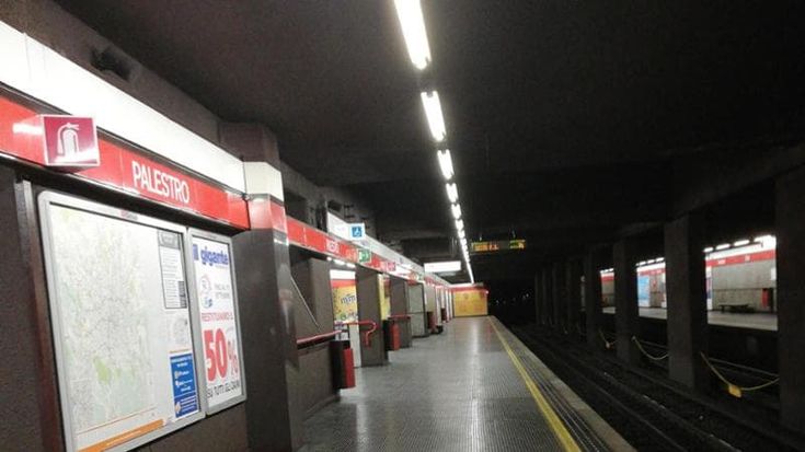Aggredirono per rapina una donna con il figlio nel passeggino facendoli cadere: arrestati