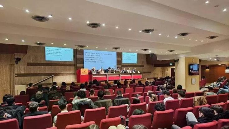 La consulta studentesca di destra di Roma cancella la parola “antifascismo”