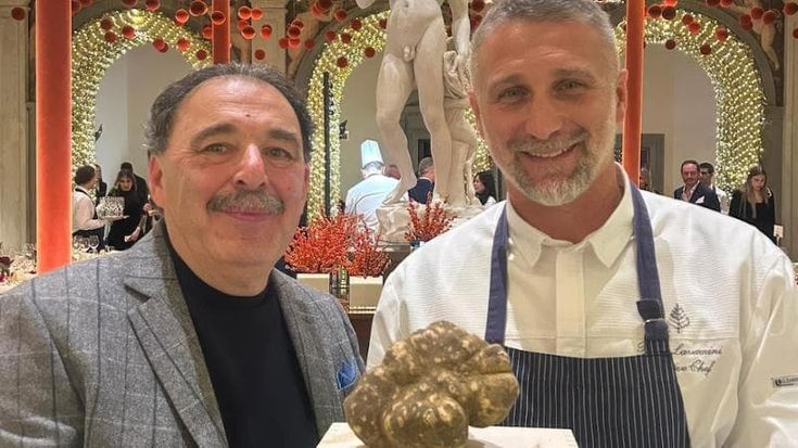 Tartufo bianco da record in Toscana (707 grammi) battuto all’asta per 2.600 euro