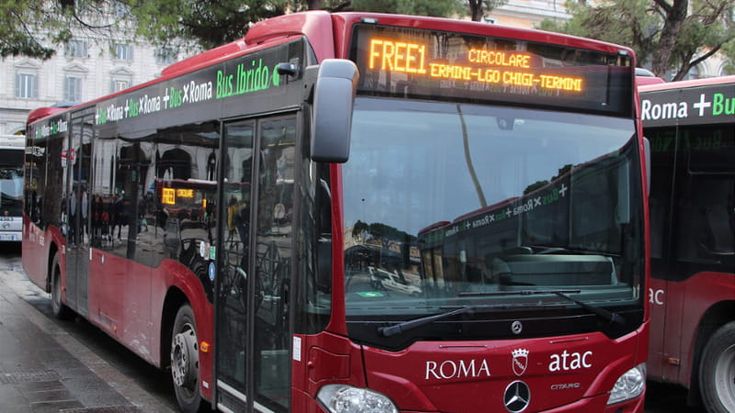 Natale a Roma, il piano Atac per i trasporti: linee potenziate, bus gratis e pass da 10 euro