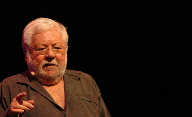Aperitivo a teatro&nbsp;tra sacro e profano<br />con il ma&icirc;tre dell&rsquo;ironia Paolo Villaggio&nbsp;