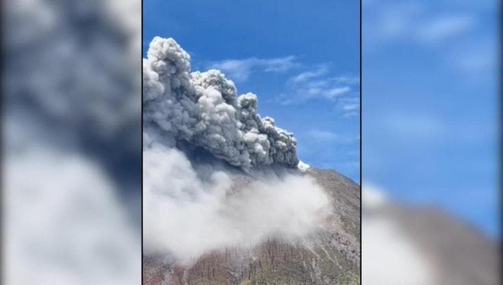 Indonesia, il vulcano Sinabung fa paura: dopo l'eruzione una "zona rossa" di 6 km attorno al cratere