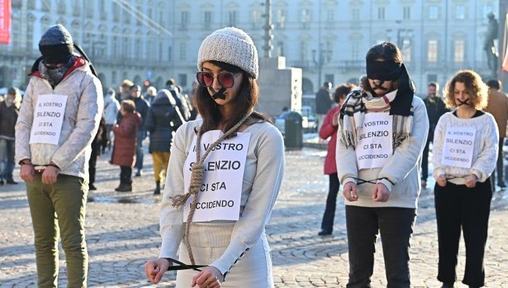 L'ambasciata iraniana respinge la lettera con le ciocche dei consiglieri torinesi