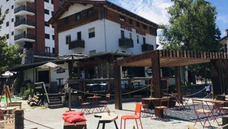 Aggredito e accoltellato a Sauze per una rapina, operato d'urgenza non è in pericolo di vita