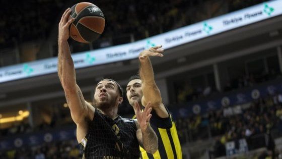 Basket, Eurolega: Fenerbahce-Milano 92-85, quarto stop consecutivo per l'Olimpia 