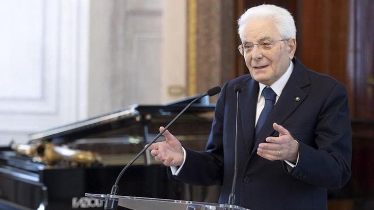 Femminicidi, Mattarella: “Le donne devono essere libere di essere libere. Dietro alla violenza c’è il fallimento della società”