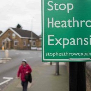 Londra, il governo fa decollare la terza pista di Heathrow 