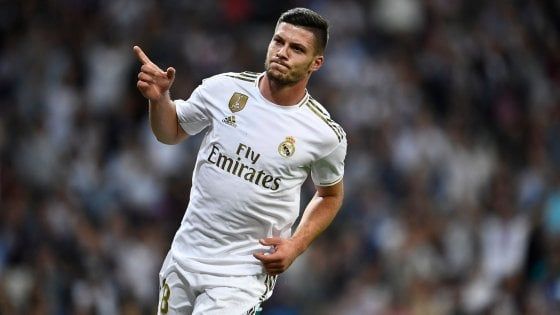 Real Madrid, Luka Jovic in isolamento: ha avuto contatti con un amico positivo al Covid