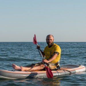 Surf, la storia di Massimiliano: "Disabile? No, chiamatemi super-abile. Il mare non fa distinzioni..."