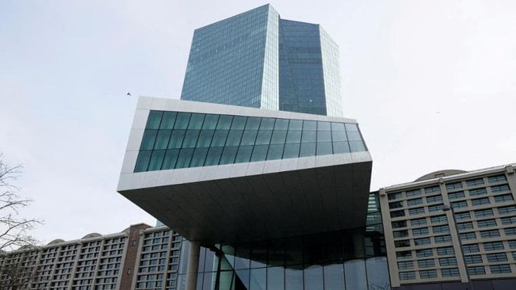 Le Borse di oggi, 17 maggio. Europa debole, la Bce per ora vede un solo taglio dei tassi