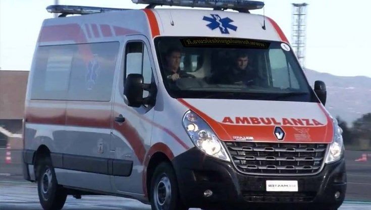 Scontri a un presidio di lavoratori licenziati dalla Fedex-Tnt fuori da una ditta di logistica nel Lodigiano: 9 feriti. I sindacati: "Aggressione organizzata, picchiati con bastoni"