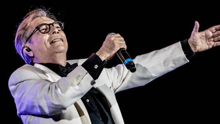 “Sette punto zero”: il 21 giugno 2027 il concerto-evento al Maradona per i 70 anni di Nino D’Angelo