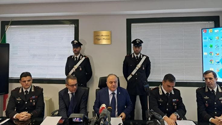 Truffe agli anziani, sgominata centrale a Napoli: “Reati odiosi come uno stupro”