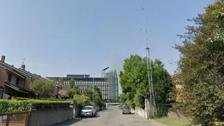 Lodi, muore dopo essere stato bloccato dai carabinieri: dava in escandescenza in strada