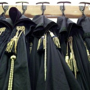 Spar&ograve; alla moglie ma colp&igrave; la figlia, condannato a sette anni