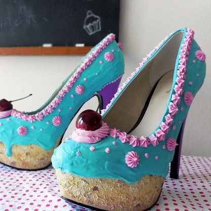 Belle e golose, le scarpe sono torte