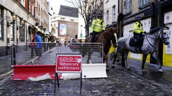 Coronavirus, quarantena obbligatoria per chi arriva nel Regno Unito dall'Italia