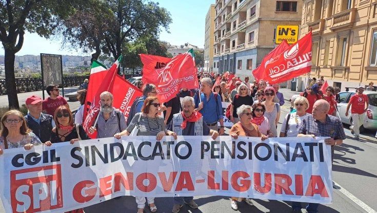 In piazza per la sanità malata: "In Liguria sino a quattro mesi di attesa per una colonscopia"