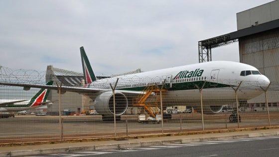 Coronavirus, charter Alitalia porterà a casa gli studenti siciliani Erasmus dalla Spagna 