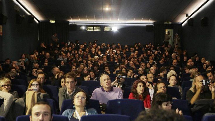 Piove o c'è traffico? Ora il biglietto del film in sala cambia prezzo