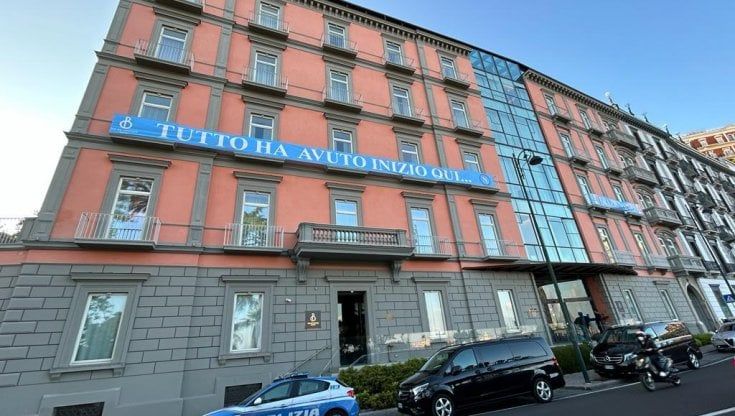 De Laurentiis al Britannique, una storia di scaramanzie. “Tutto ha avuto inizio qui...”