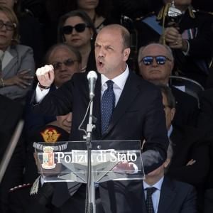 Stop calciatori alla gogna e lo strano silenzio di Alfano...