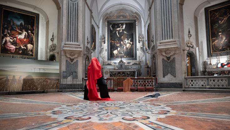 “Sette opere per un corpo”, la performance di Palumbo al Pio Monte di Misericordia