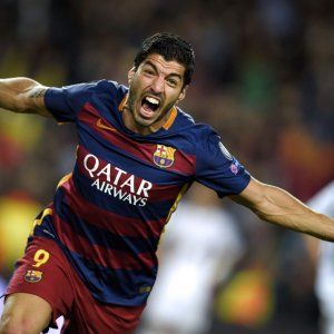 Suarez trascina il Barcellona, Mourinho cade contro il Porto
