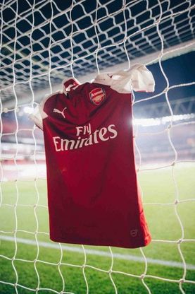 Arsenal, svelata la nuova maglia