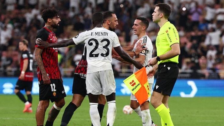 Supercoppa spagnola a Gedda, le mogli dei calciatori del Maiorca: “Noi molestate dai tifosi locali”