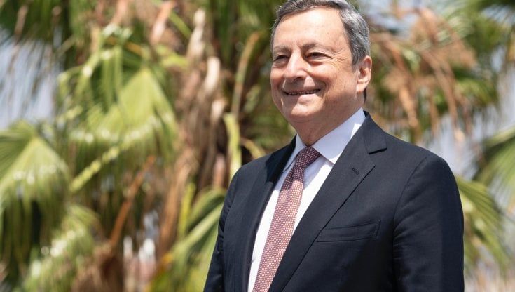 Vaccini, Draghi: "Chi non vuole l'eterologa, libero di fare seconda dose con AstraZeneca"
