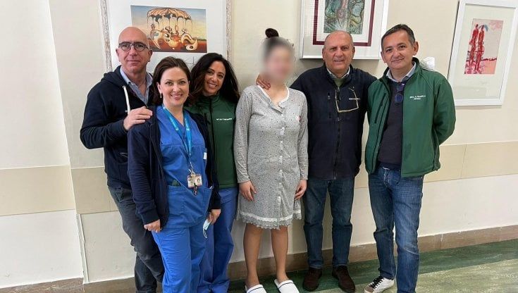 "Ci siamo trasferiti al Sud e i medici hanno donato una vita normale a nostra figlia": i genitori della 15enne operata per 12 ore a Bari