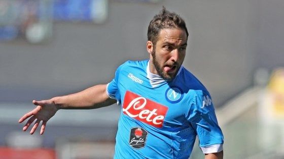 Napoli, la regia di due club dietro lo “strappo” del fratello manager 