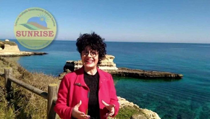 Patrizia ferma in casa da mesi attendendo un deambulatore dalla Asl: "Solo il dono di un'associazione mi ha fatto tornare la gioia di camminare"